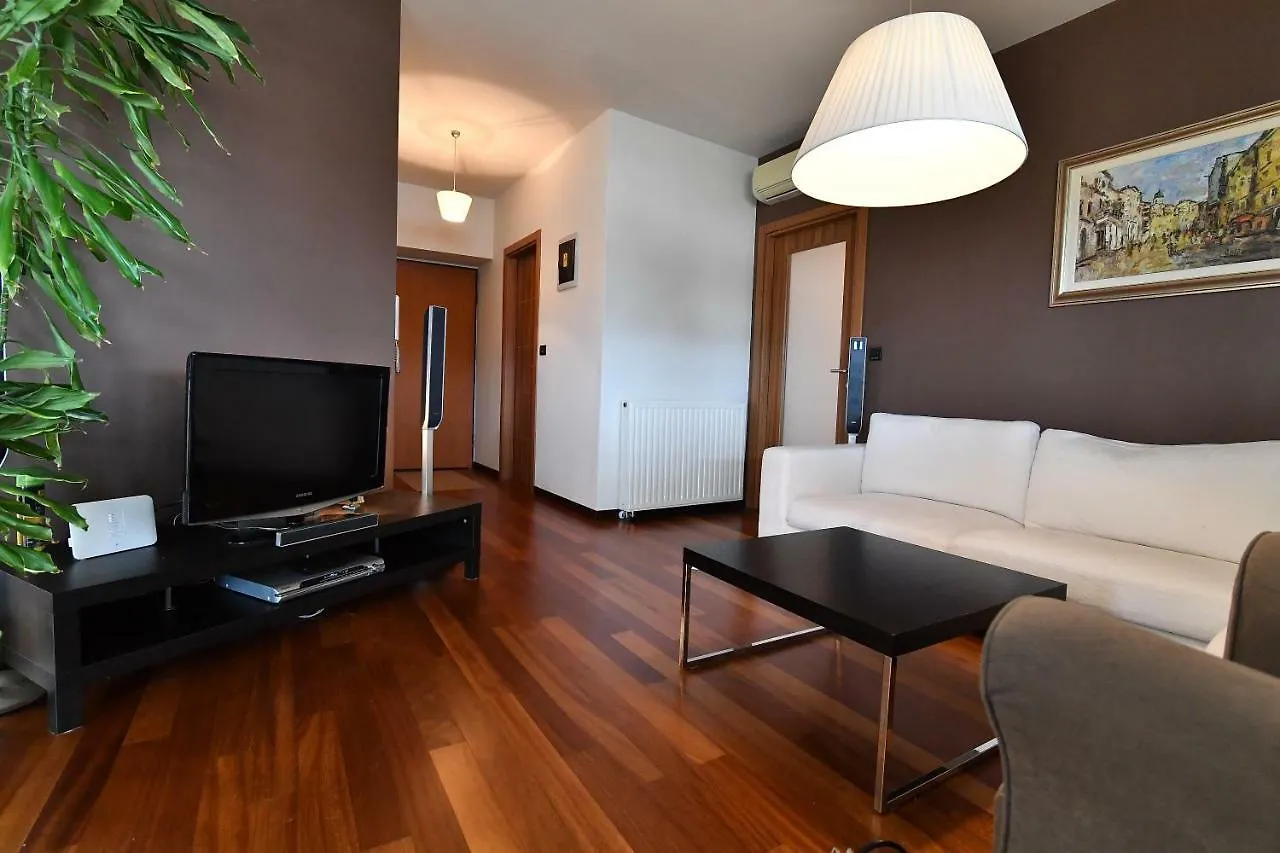 City Penthouse Vita Pula 0*,  Kroatien