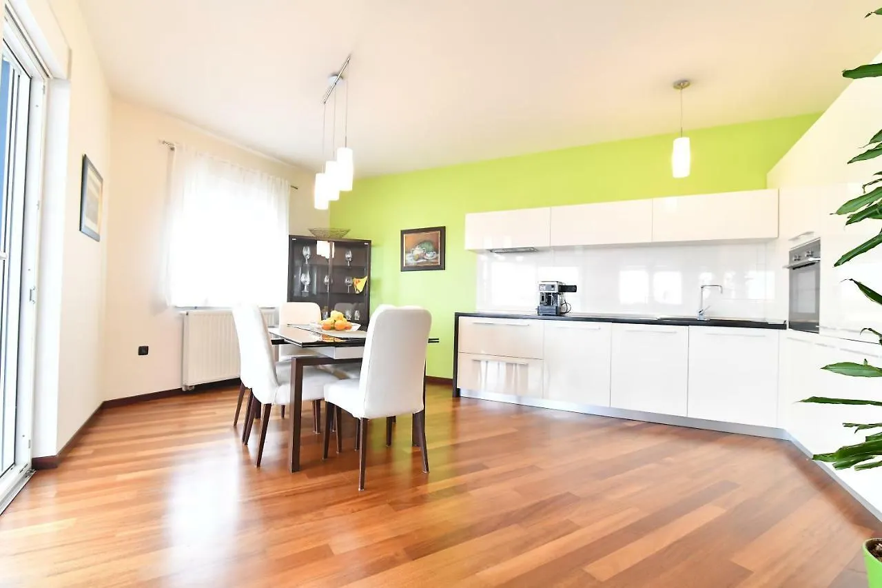 City Penthouse Vita Pula Lägenhet